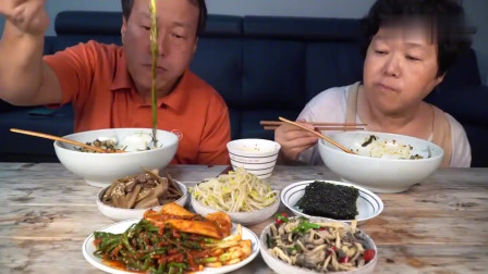 吃播：韩国农村一家人，今天儿子不在家，爸妈吃得还挺丰盛，馋哭了
