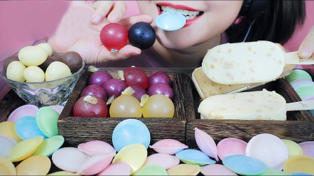 柚子看天下 美女吃甜品大餐：五彩缤纷的模样，吃得甜美又愉快