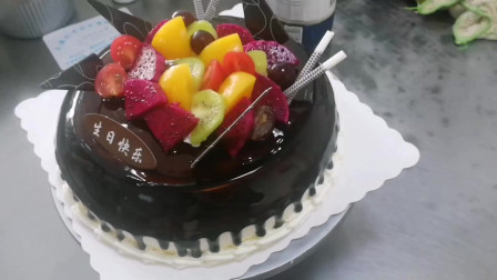 欧式黑巧克力蛋糕  送女友的生日蛋糕好看吗
