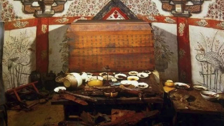 小聪说历史 第二季 辽代古墓出土一桌千年前的饭菜，里面一物填补历史空白