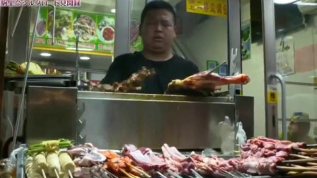 日本纪录片：逛中国敦煌夜市，各种产品眼花缭乱，忍不住撸串，感叹就差啤酒了！