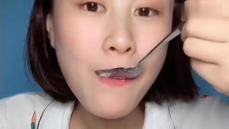 中国吃播：妹子吃芝士奶油蛋糕，网友：我看着口水都控制不住了！