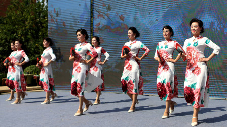 旗袍春晚总决赛优秀节目展示：旗袍扇子舞——《中国旗袍》