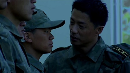 士兵突击：袁朗和许三多套近乎，结果许三多傻当真，下秒扣分笑喷