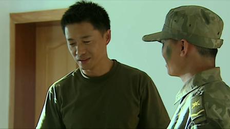 士兵突击：许三多和袁朗吵架，怎料话都捋不直，袁朗气的都笑喷了
