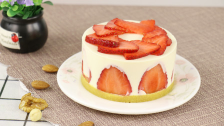 高颜值的酸奶草莓慕斯蛋糕，3分钟就能学会，家里没有烤箱也能做
