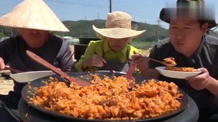 韩国吃播一家人：一家三口吃的真香，感觉味道美滋滋