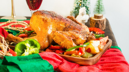 自制圣诞烤鸡，餐桌硬菜，做法简单，大人小孩都爱吃！