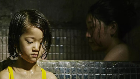 日本高分催泪电影《小偷家族》，小偷不忍幼童被家暴，把她偷回家