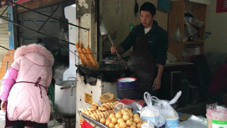 湘西老刘在老挝：来感受云南边境口岸一个小镇上的美食