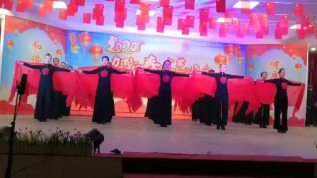 乐山锦云文化旗袍秀团在2020年贺新春文艺晚会上表演的走秀节目《中国梦·中国红》