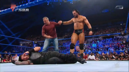 WWE：以多欺少！罗曼本想好好修理谢恩，麦金泰尔突然出将其踢晕