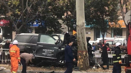郑州一林肯4S店试驾中发生事故致14伤 驾车客户