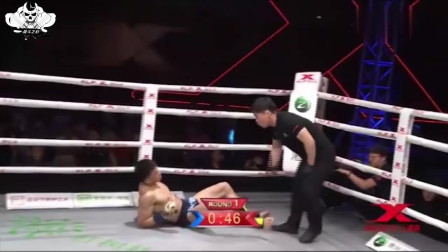 一分钟不到被2次重击读秒，裁判都不看好，神来一膝逆转翻盘