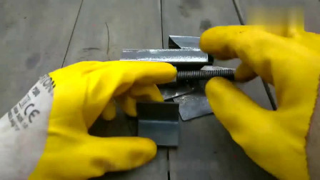 牛人新发明：牛人用废铁自制发明的小工具，简单实用，学起来！