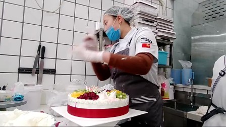 寿桃水果蛋糕，寿桃水果蛋糕做法！