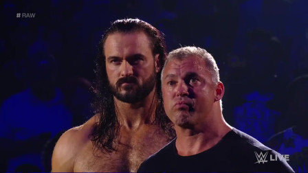 WWE 送葬者回归发布死亡宣言 全场电闪雷鸣烟雾四起