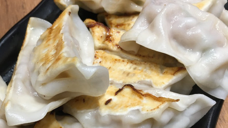 【团子的吃喝记录】上海小吃店大娘水饺：鲜香煎饺（更多图片评论在微博：到处吃喝的团子）
