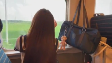 回家火车上偶遇一位美女小姐姐，但看这背影就想和她交个朋友了！