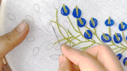 刺绣教程：2种针法绣一捧蓝色马蹄莲，你准备绣在哪里？