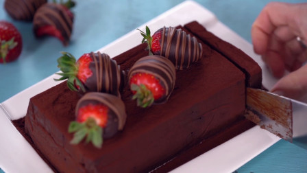 可口的草莓巧克力蛋糕制作教程！一款简单而又美味的巧克力甜点！