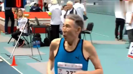 回顾:80岁老人400米田径决赛,一般人真跑