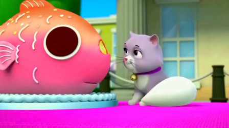 汪汪队：用真鱼做的蛋糕，摄像师傅听着好恶心，猫咪倒是很喜欢！