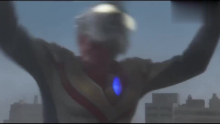 小怪兽没想到奥特曼这么残忍，直接把它送上天，然后一招给秒了