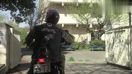 怪兽利用人类来对付银河奥特曼，手段好狠