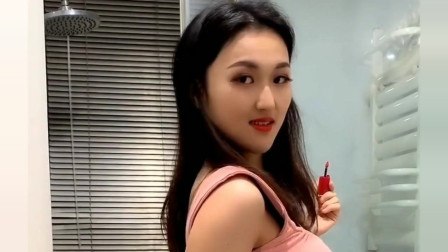 真尴尬，打开门一看，广东美女正在化妆，才发现走错房间了