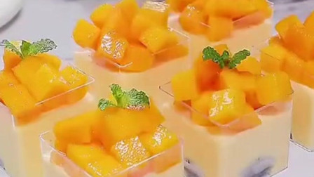 教你做夏天最热门的甜品，超高颜值，芒果酸奶慕斯get起来！