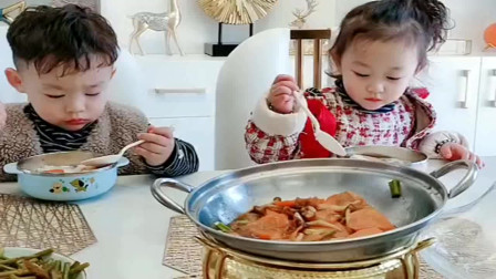 难怪人家说龙凤胎上辈子是小情侣