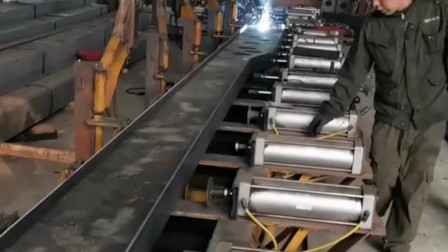 第一天来上班的德阳工人，老板说给180的工资，看到手艺后立马涨到300！