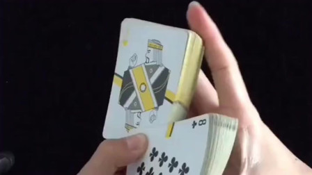 德州小伙教你用扑克在女生面前耍酷，扑克旋风开扇，开扇那一刻太帅气了！