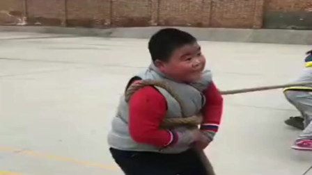 全班的栋梁柱，山西小孩拔河比赛也是拼劲全力，要是不赢都对不起他！