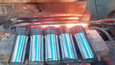 计件工资，按吨计费每天的加工量可想而知，广东师傅的手速一定很快！