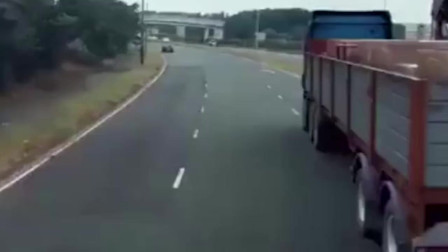 电影中果然没骗人，美国超跑从货车底盘下穿过，记录仪拍下霸气全程！