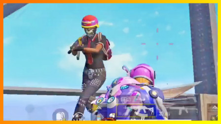 和平精英：开车过桥遇到堵桥敌人，丝血灭掉后接替堵桥哥！