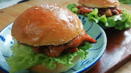自制新奥尔良鸡腿堡，做法超级简单，大宝爱吃，不输外卖的汉堡