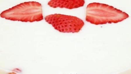 草莓酸奶蛋糕怎么做？