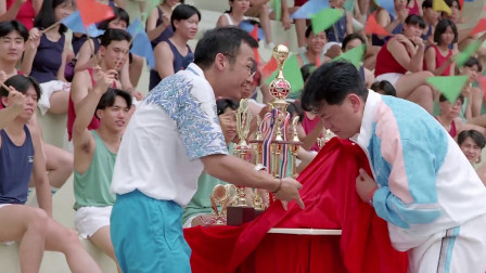 陈百祥长在笑点上，打赌张卫健输掉，吃了一张桌子