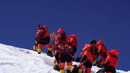 巅峰时刻！150秒回顾珠峰高程测量登山队登顶全程