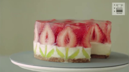 这个晶莹剔透的美食是什么？草莓+奇异果的慕斯蛋糕，快学起来吧