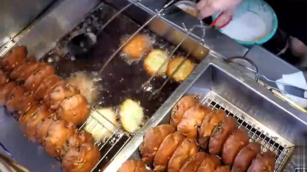 香港路边摊美食福州海蛎饼，搭配海蛎包菜和瘦肉，忍不住的美食诱惑
