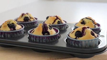 【烘焙教程】蓝莓玛芬蛋糕家庭版教程