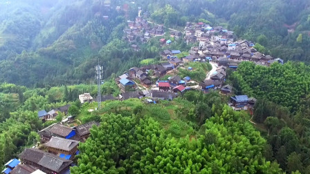 航拍：贵州榕江最大的一个苗族村寨，果然很壮观
