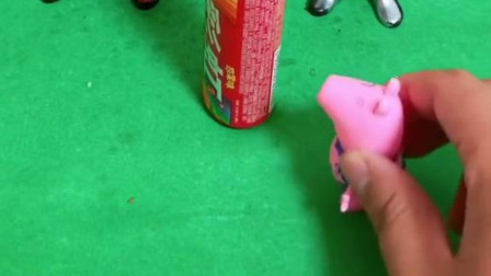 乔治跟小怪兽，谁的爸爸更厉害呢？