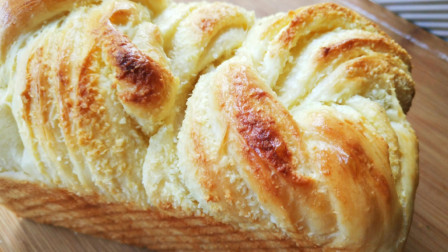 超美味的椰蓉吐司｜教你快速出手套膜的窍门，简单省事做面包