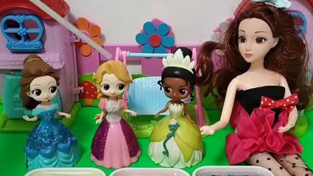 有好多果冻，白雪喜欢吃吗？