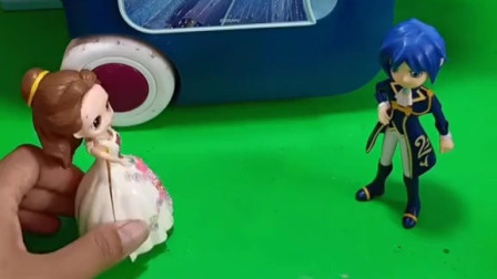 王子来找白雪，找她干嘛呢？